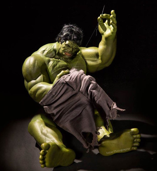 Avengers - HrJoe - Hulk si rammenda i pantaloni