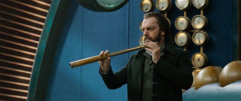Macchine Mortali foto Hugo Weaving